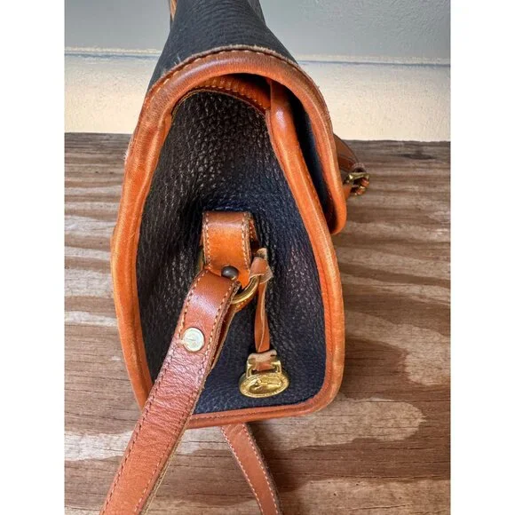 Dooney & Bourke Crossbody Bag Women’s 10” Black AWL Pebbled Leather Tan Trim - Picture 3 of 9